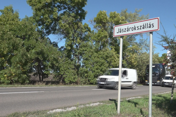 BOXZSÁKNAK HASZNÁLTA A KUTYÁJÁT