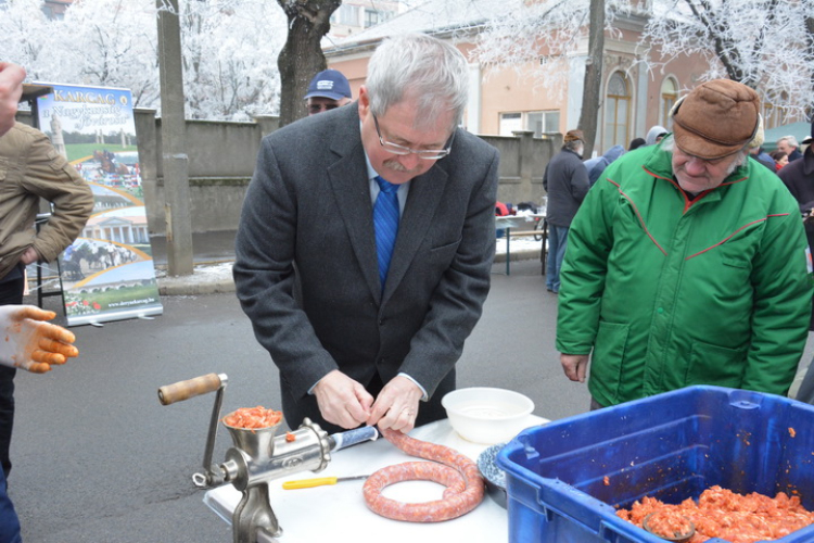 Kolbászízesítő verseny