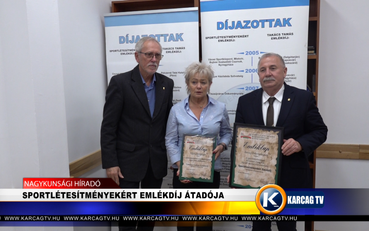 SPORTLÉTESÍTMÉNYEKÉRT EMLÉKDÍJ ÁTADÓJA