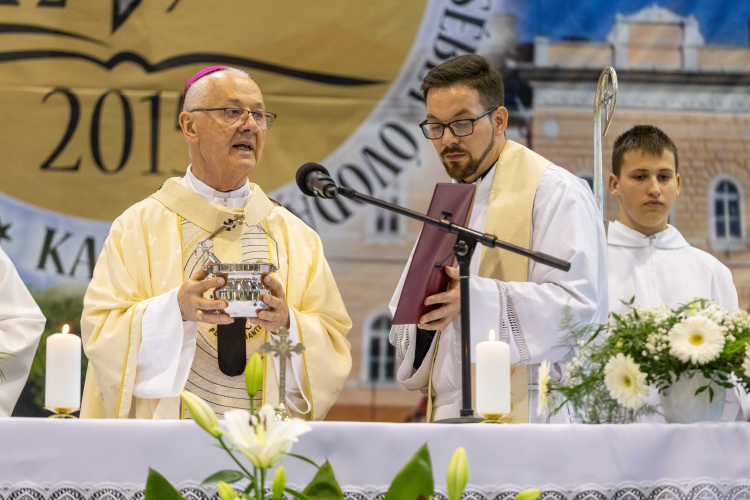 Iskolakápolna szentelés