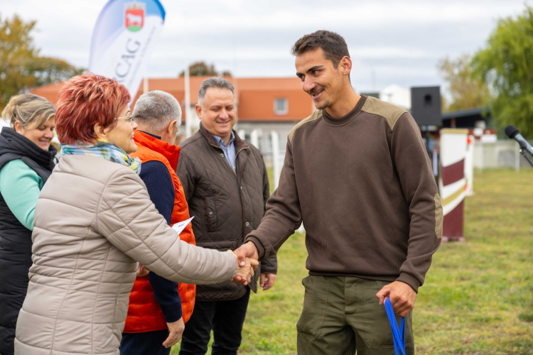Traktoros ügyességi verseny