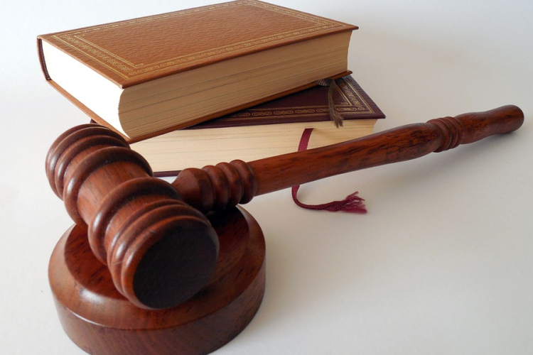 Börtönbüntetésre ítéltek egy mentőápolót bántalmazó férfit