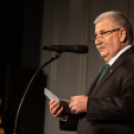 Az első adventi gyertya meggyújtása