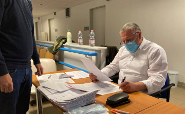 Önkéntes munkában vett rész Karcag polgármestere