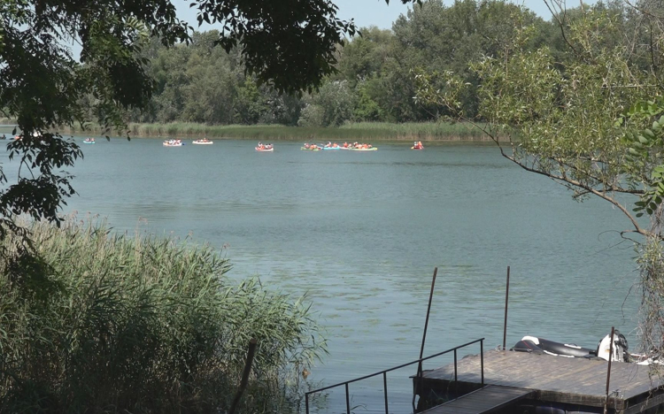NYÁRI VÍZSZINT A TISZA-TÓBAN
