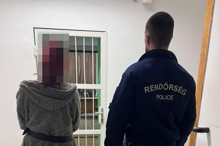 KUNMADARASI DÍLEREK LAKAT ALATT