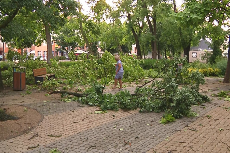 TOMBOLT A VIHAR HAJDÚSZOBOSZLÓN