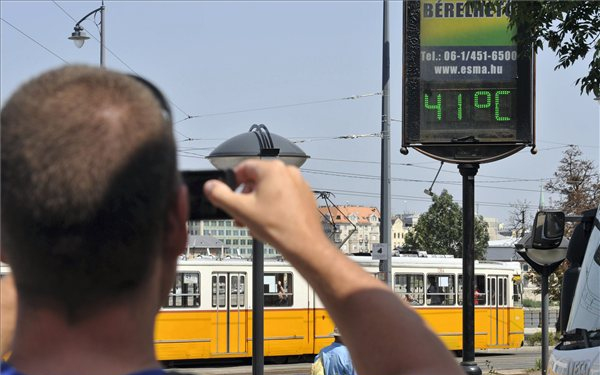 Négy megyében már másodfokú a figyelmeztetés a hőség miatt