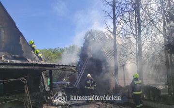 Két hétvégi ház égett le Cibakházán