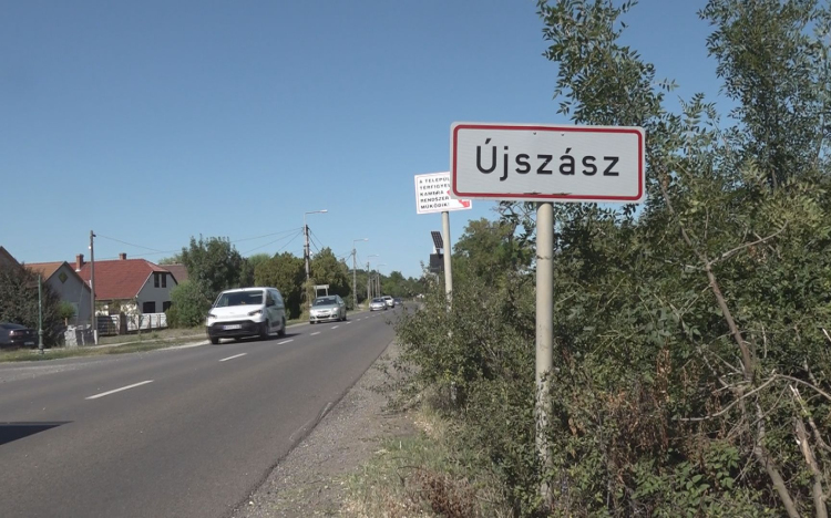 AUTÓK TETEJÉN UGRÁLT AZ ŐRJÖNGŐ STOPPOS
