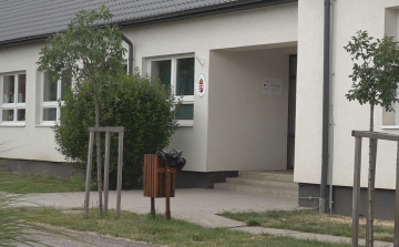 BETÖRTEK AZ ISKOLÁBA TISZAPÜSPÖKIBEN