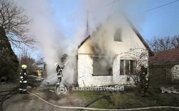  Leégett egy ház Újszászon