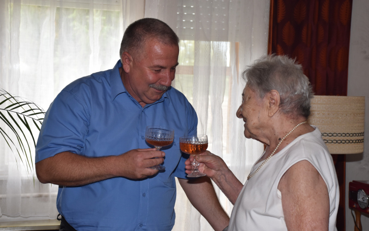 Karcag legidősebb lakója ma is nagyon aktív