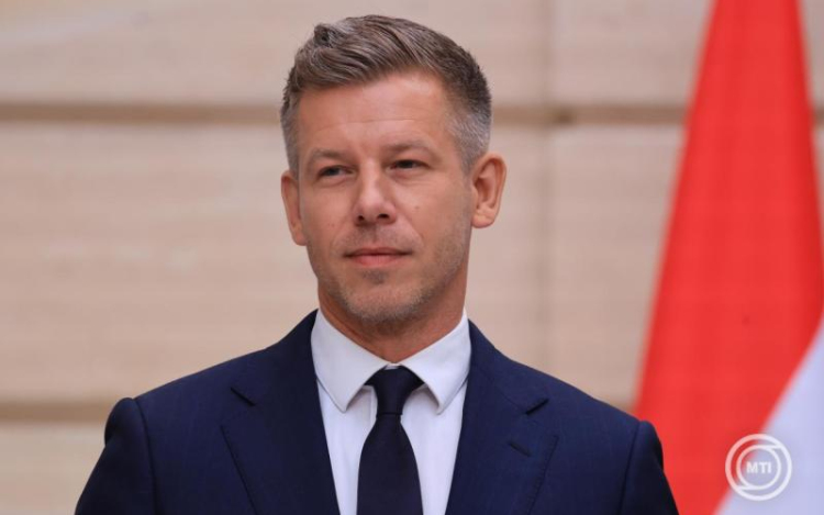Magyar Péter: Nem tudunk teljesen leszakadni az orosz energiáról
